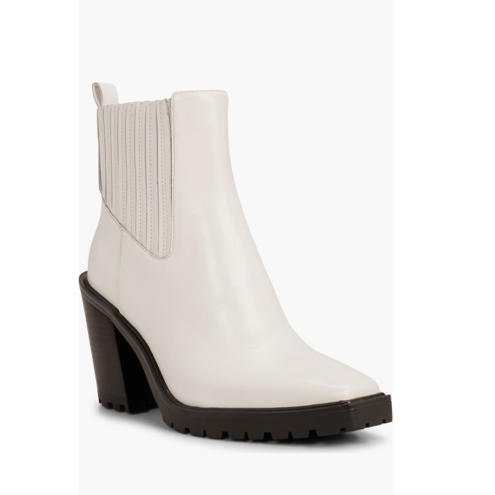 Vince Camuto Aresee Bootie Coconut Cream Leather & Black Heel Women’s Size 9.5